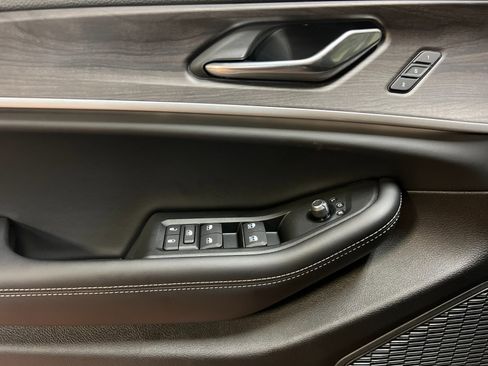 New 2025 Jeep Grand Cherokee Limited image 10