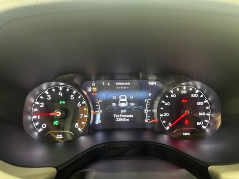 Used 2023 Jeep Compass Limited AWD/4WD image 8
