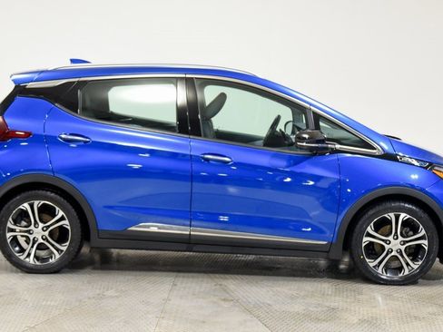 Used 2019 Chevrolet Bolt Premier w/ Infotainment Package image 12