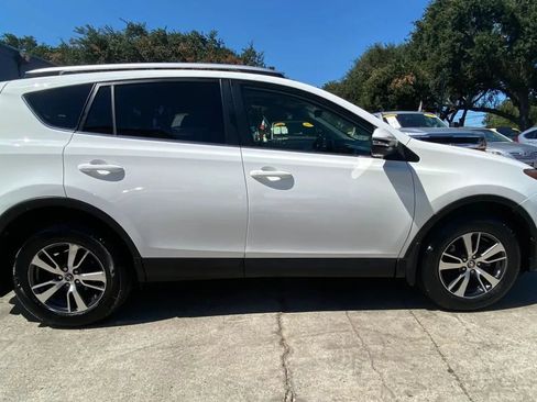 Used 2016 Toyota RAV4 XLE AWD/4WD image 9