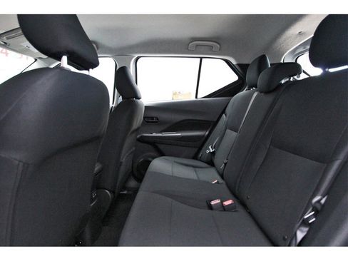 New 2025 Nissan Kicks Play S image 10