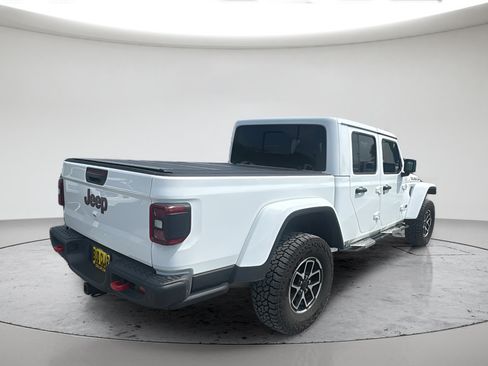 Used 2024 Jeep Gladiator Rubicon AWD/4WD image 4