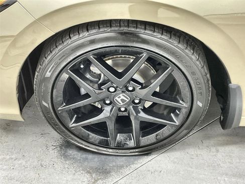 Certified 2025 Honda Civic Sport image 10