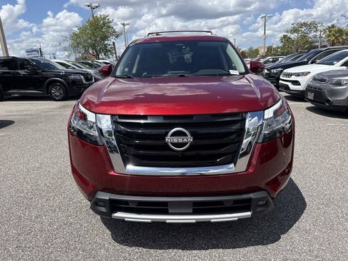 Used 2023 Nissan Pathfinder SL AWD/4WD image 9
