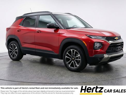 Used 2025 Chevrolet TrailBlazer LT image 1