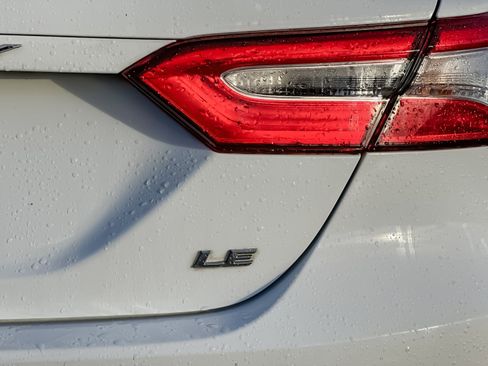 Used 2019 Toyota Camry LE image 25