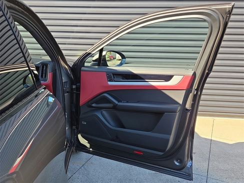 New 2026 Porsche Cayenne Coupe image 20