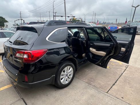 Used 2015 Subaru Outback 2.5i Premium AWD/4WD image 12