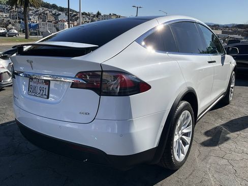 Used 2016 Tesla Model X 90D image 86