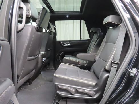 Used 2024 GMC Yukon SLT w/ SLT Luxury Package AWD/4WD image 13
