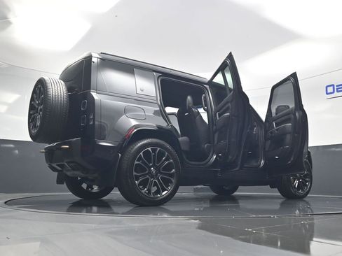 Used 2025 Land Rover Defender 110 AWD/4WD image 61