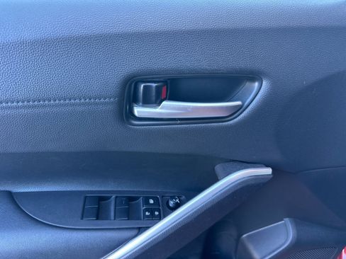 Used 2024 Toyota Corolla Cross XLE image 10