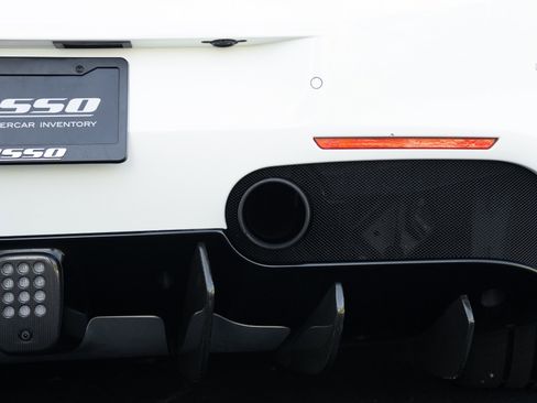 Used 2017 Ferrari 488 GTB RWD image 19