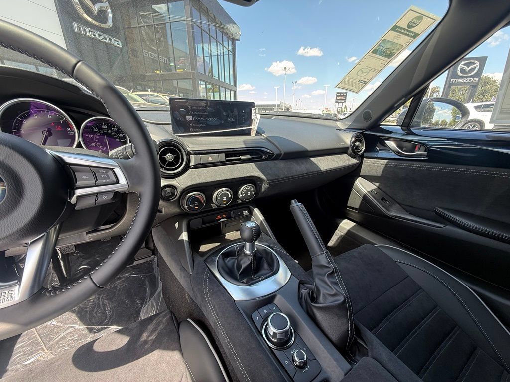New 2026 MAZDA MX-5 Miata Club w/ Weather Package RWD image 20