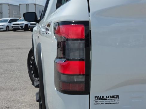 Used 2023 Nissan Frontier PRO-4X w/ Tow Package AWD/4WD image 13