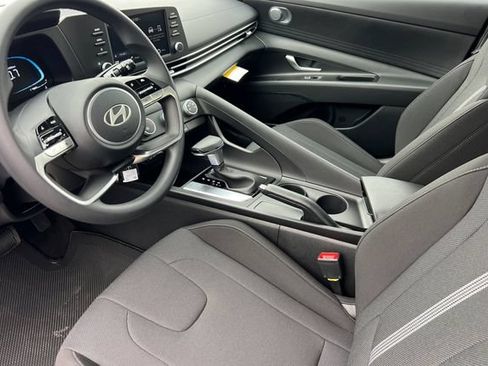 New 2026 Hyundai Elantra SE FWD image 9