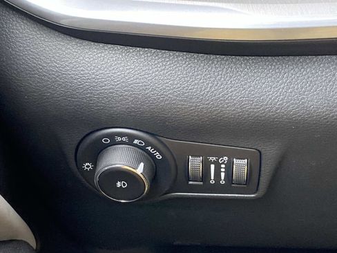 New 2026 Jeep Compass Limited image 14