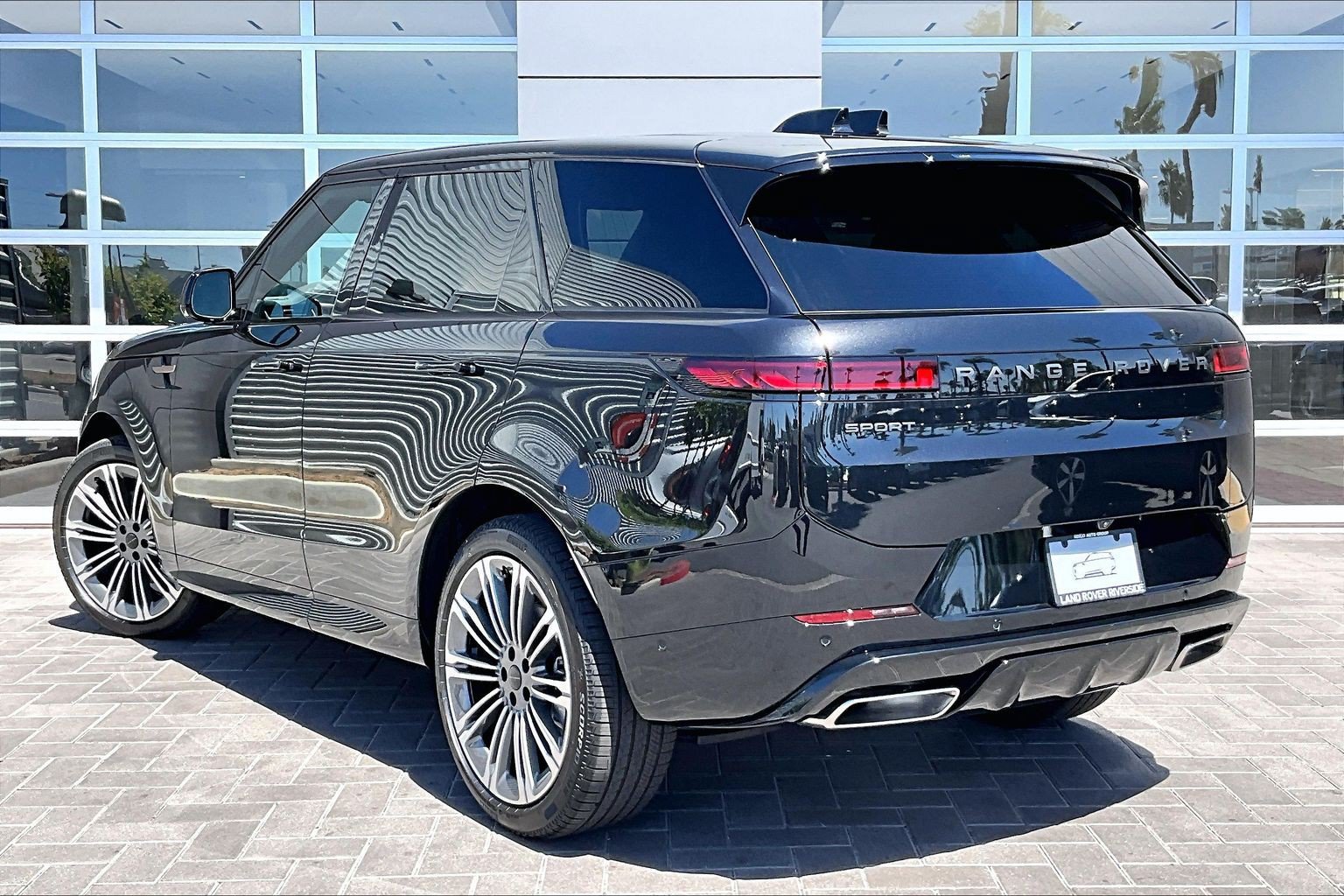 New 2027 Land Rover Range Rover Sport Dynamic SE AWD/4WD image 3