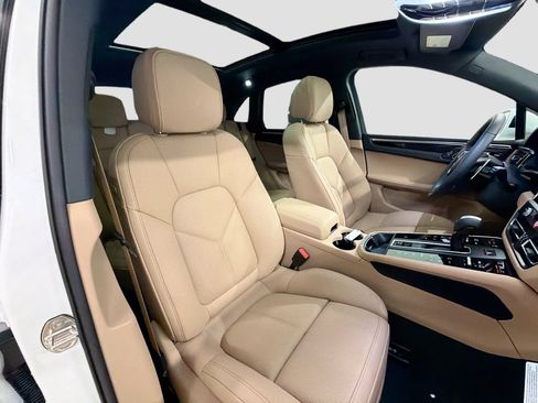 New 2026 Porsche Macan AWD/4WD image 30