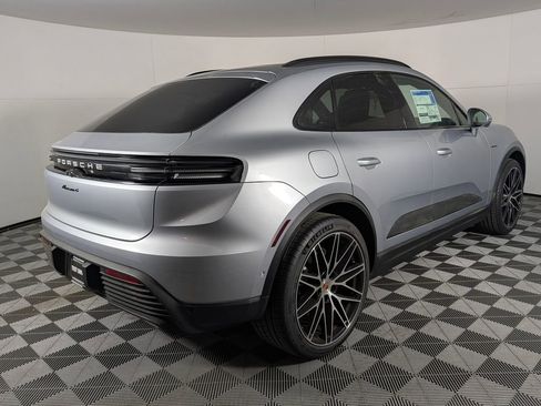 New 2026 Porsche Macan 4 Electric image 7