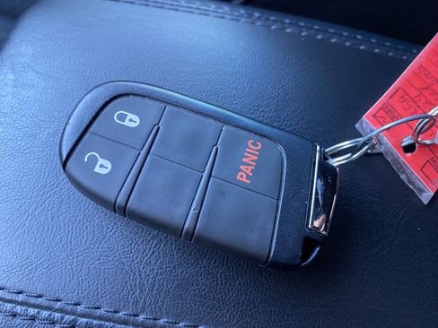 Used 2024 Jeep Compass Latitude image 37