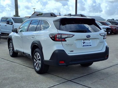 Used 2025 Subaru Outback Premium AWD/4WD image 4