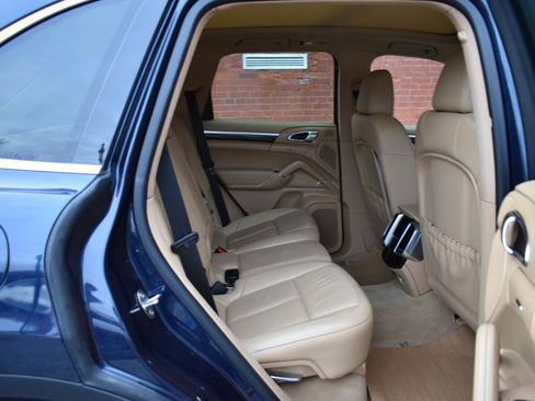 Used 2014 Porsche Cayenne S AWD/4WD image 17