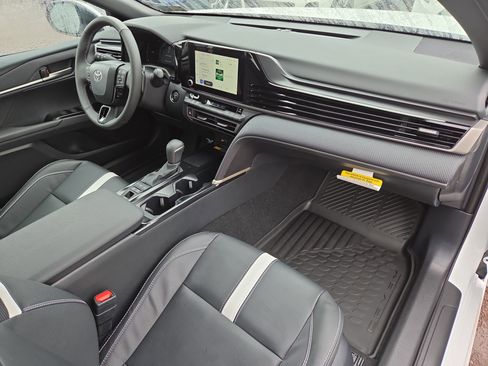 Certified 2026 Toyota Camry SE image 18