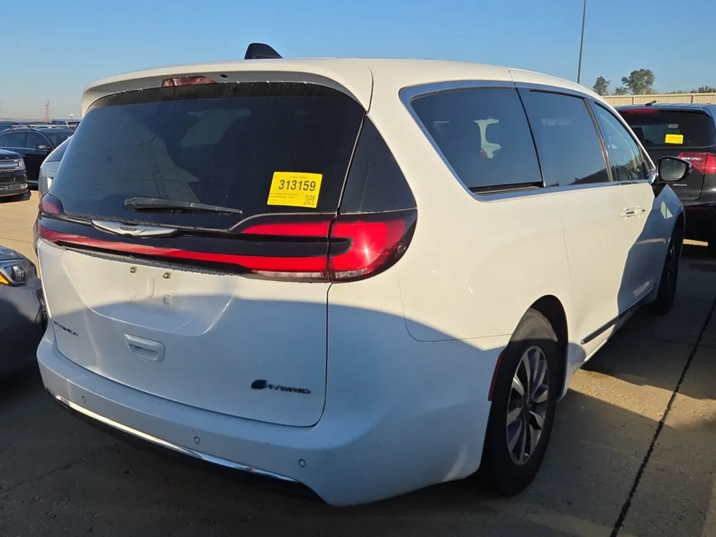 Used 2023 Chrysler Pacifica Limited FWD image 5