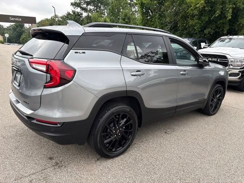 Used 2023 GMC Terrain SLE w/ Driver Convenience Package AWD/4WD image 5