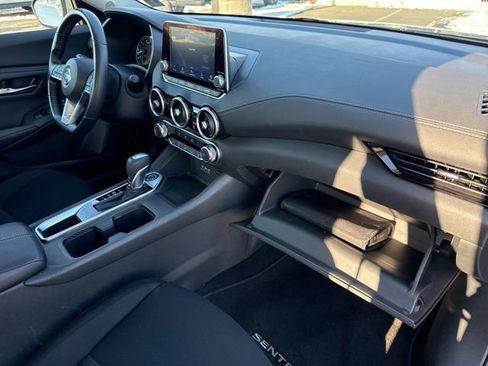 Used 2022 Nissan Sentra SV w/ Lighting Package image 27