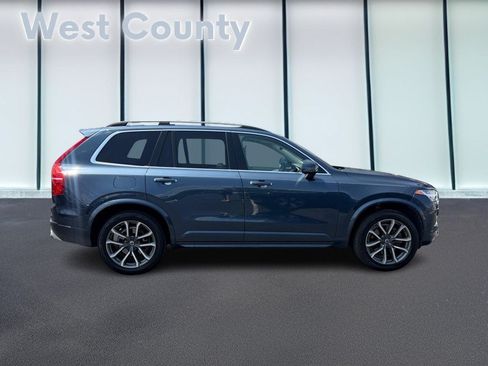 Used 2018 Volvo XC90 T5 Momentum FWD image 2