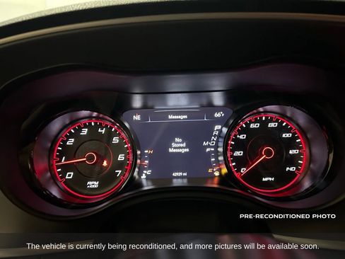 Used 2022 Dodge Charger SXT w/ Blacktop Package image 17