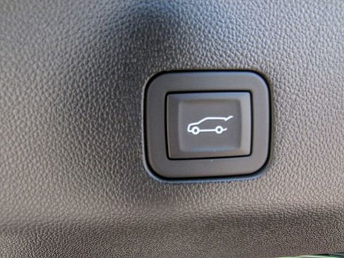 New 2026 GMC Yukon XL Denali image 12