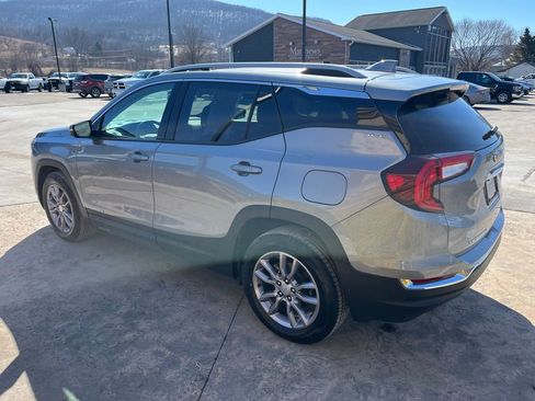 Used 2024 GMC Terrain SLT image 7