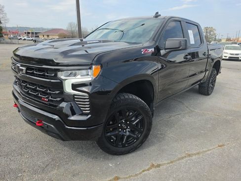 Used 2024 Chevrolet Silverado 1500 LT Trail Boss w/ Convenience Package II image 4