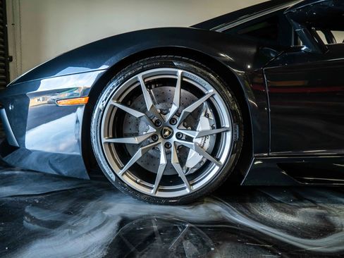 Used 2015 Lamborghini Aventador LP 700-4 image 20