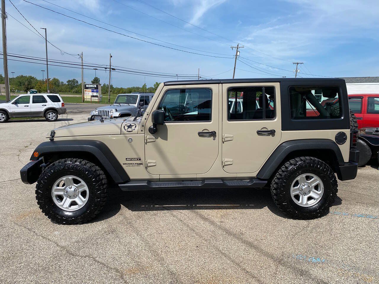 Used 2018 Jeep Wrangler Unlimited Sport AWD/4WD image 3