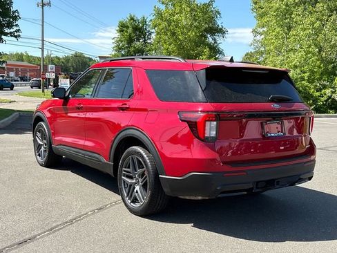Used 2025 Ford Explorer ST-Line w/ ST-Line Street Pack AWD/4WD image 2