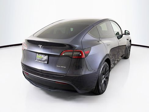 Used 2024 Tesla Model Y Long Range AWD/4WD image 9