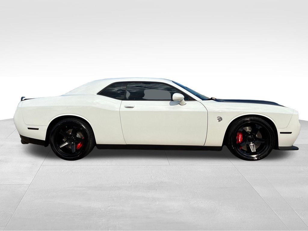 Used 2022 Dodge Challenger SRT Hellcat w/ Plus Package RWD image 7