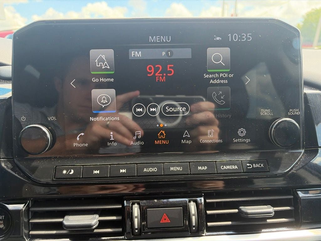 Used 2025 Nissan Pathfinder SL AWD/4WD image 27