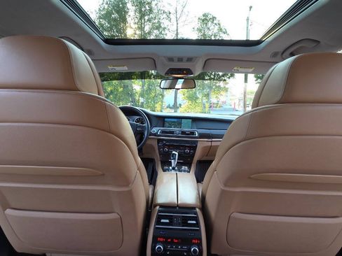 Used 2011 BMW 750Li xDrive AWD/4WD image 40