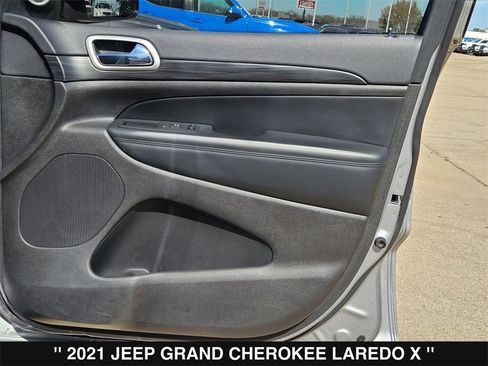 Used 2021 Jeep Grand Cherokee Laredo X image 30