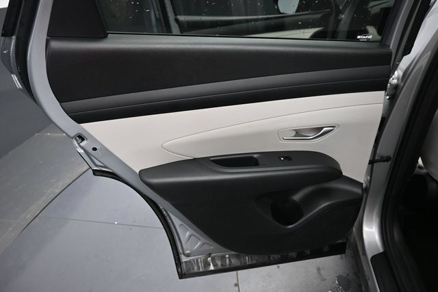 Used 2025 Hyundai Tucson SEL AWD/4WD image 13