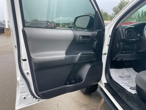 Used 2021 Toyota Tacoma SR AWD/4WD image 20