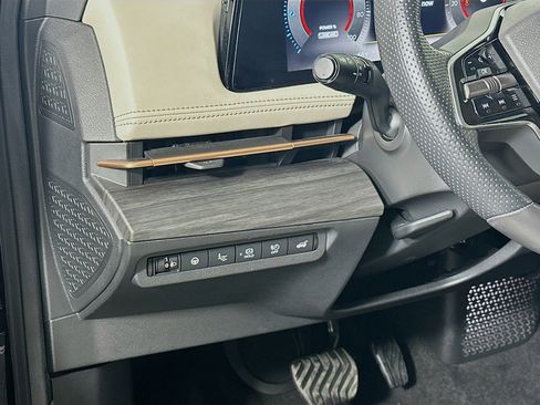 Used 2024 Nissan Ariya FWD image 17