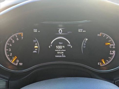 Used 2019 Jeep Grand Cherokee Limited image 11