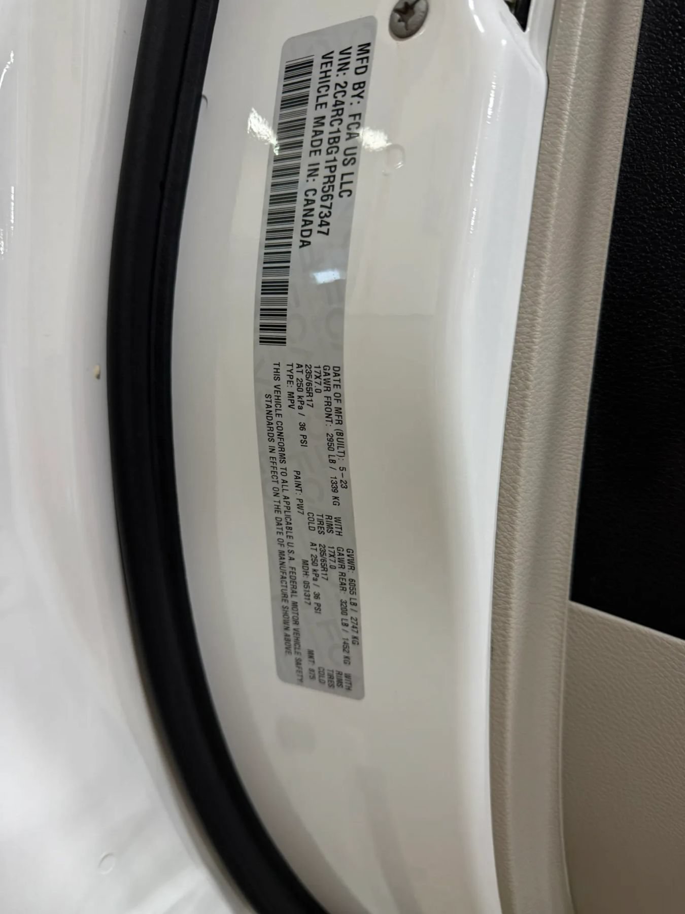 Used 2023 Chrysler Pacifica Touring-L FWD image 64