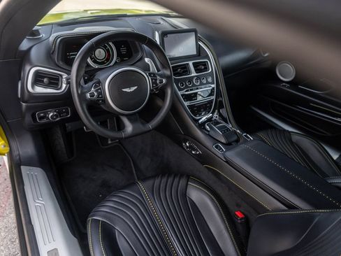 Used 2022 Aston Martin DB11 Volante RWD image 33